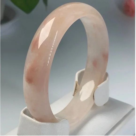 Certified gold silk jade bracelet - Picture 2 of 4